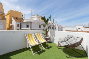 Enjoy Estepona at our Fully equipped 2BR Town House, Beach- 1MIN